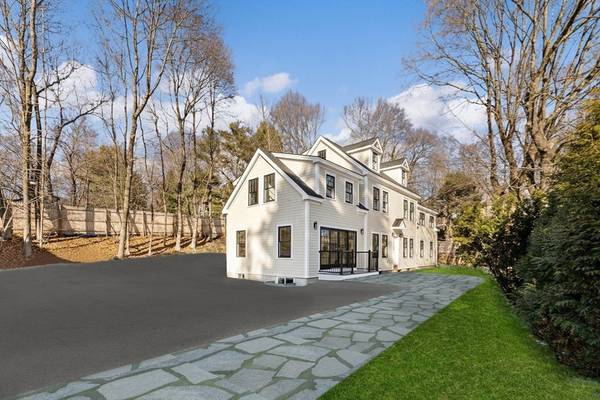 25 Shaw Rd, Wellesley, MA 02481