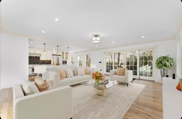 Wellesley, MA 02481,25 Shaw Rd