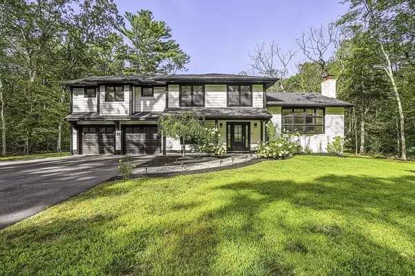 68 Pearl St, Upton, MA 01568