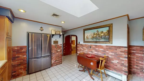 North Smithfield, RI 02896,8 Vincent Ave