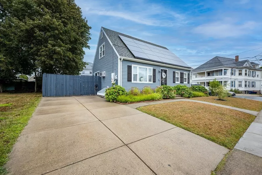 3 Canterberry St, New Bedford, MA 02746