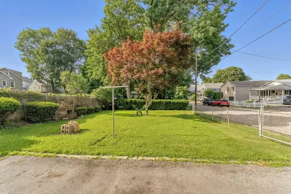 Woonsocket, RI 02895,40 Baxter St