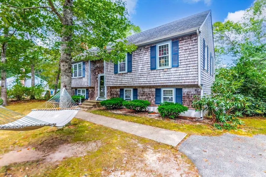 66 Braxton Rd, Falmouth, MA 02536