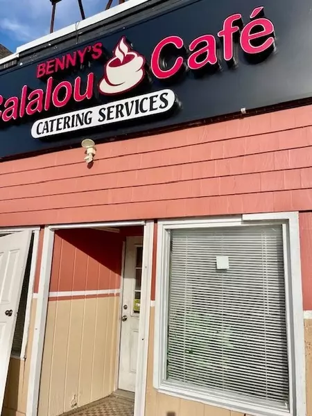 379 Park Ave #B, Worcester, MA 01610