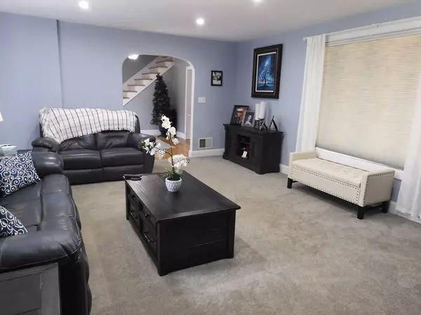 Methuen, MA 01844,9 Scherig St