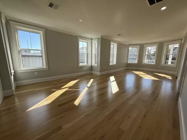 Framingham, MA 01702,95B Grant Street #3 & 4 floor