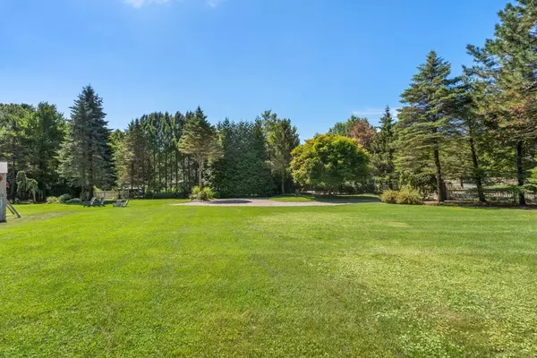 Westwood, MA 02090,11 Stonegate Dr