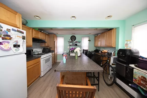 Dedham, MA 02026,108 High St