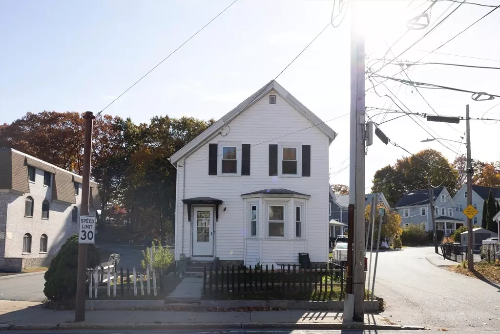 Dedham, MA 02026,108 High St