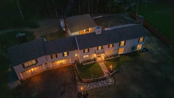 Duxbury, MA 02332,124 Evergreen St.