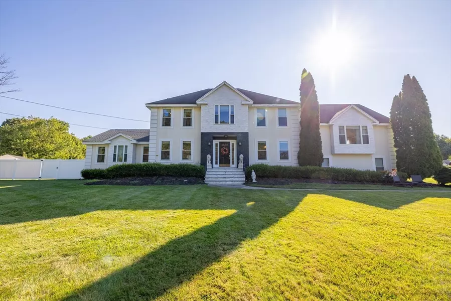 2 Nollet Dr, Andover, MA 01810