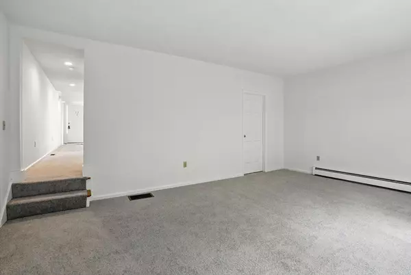 Woburn, MA 01801,19 Hammond Place #19