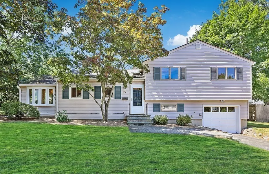 8 Oakvale Rd, Framingham, MA 01701