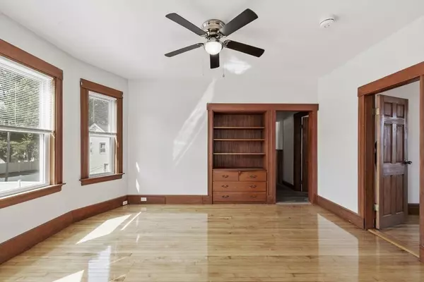 51 Marblehead St #51, North Andover, MA 01845