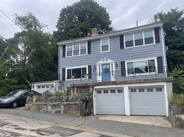 39 Prospect St #2, Marblehead, MA 01907