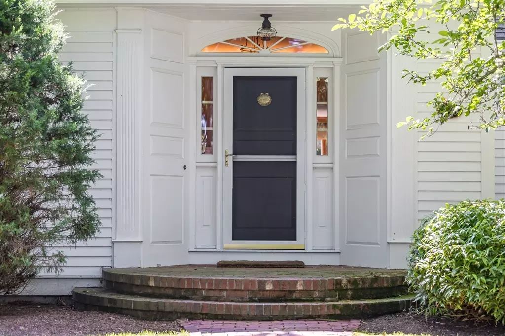 Barnstable, MA 02655,780 Sea View