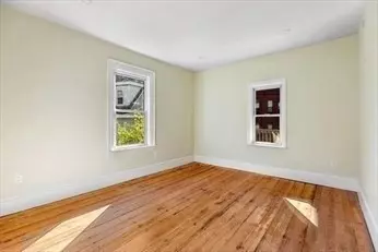 Boston, MA 02130,348 Centre St. #3
