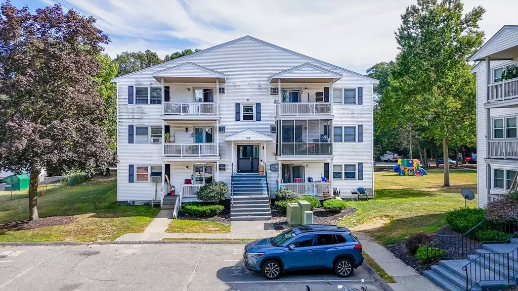 30 Abbey Rd #202, Leominster, MA 01453