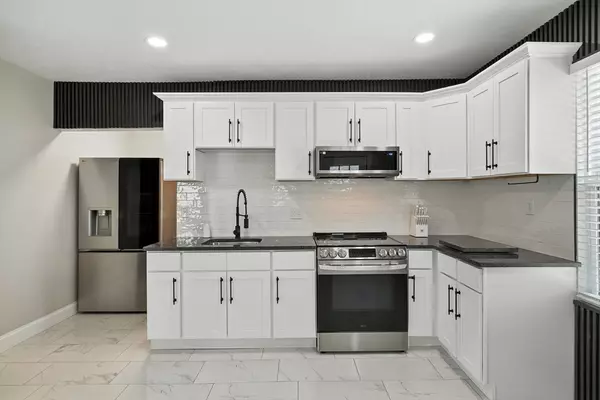 Springfield, MA 01109,25 Dawes St