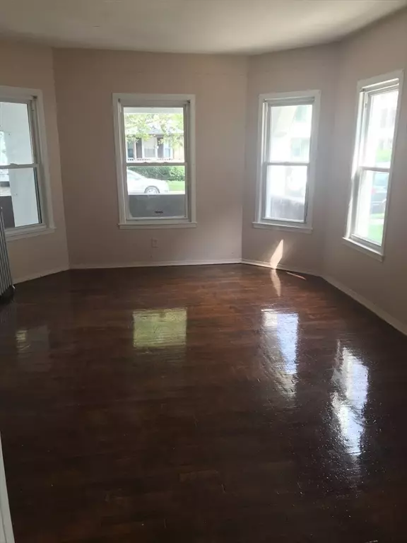 Springfield, MA 01108,62 W Alvord #1
