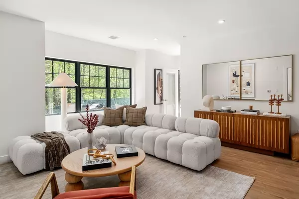 Canton, MA 02021,20 Audubon Way #203