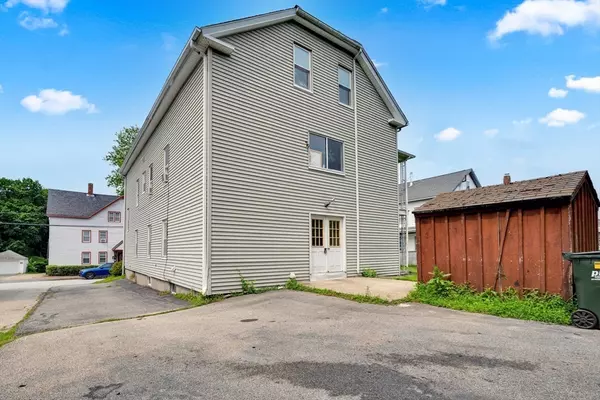Webster, MA 01570,29 Whitcomb St