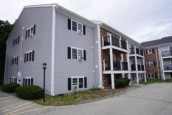 Plymouth, MA 02360,7 Chapel Hill Dr #11