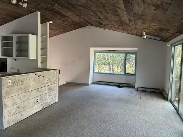 Tisbury, MA 02568,10 Putnam Way