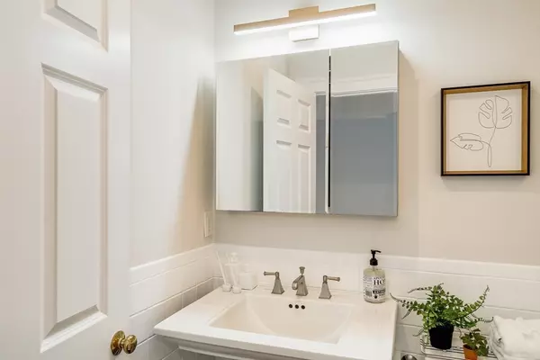 Boston, MA 02118,705 Massachusetts Avenue #6