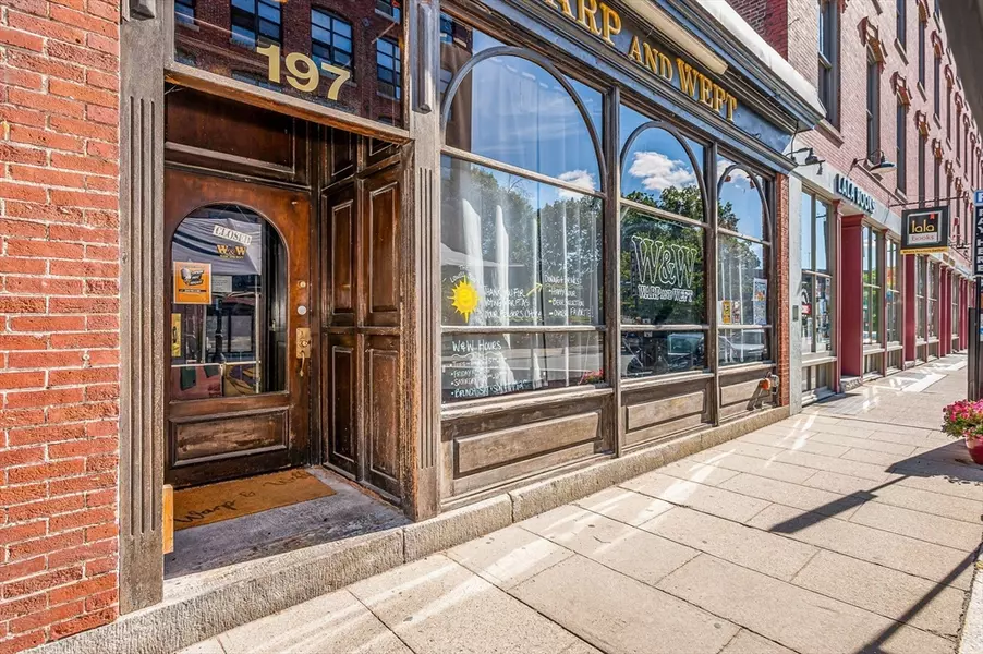 197 Market St, Lowell, MA 01852