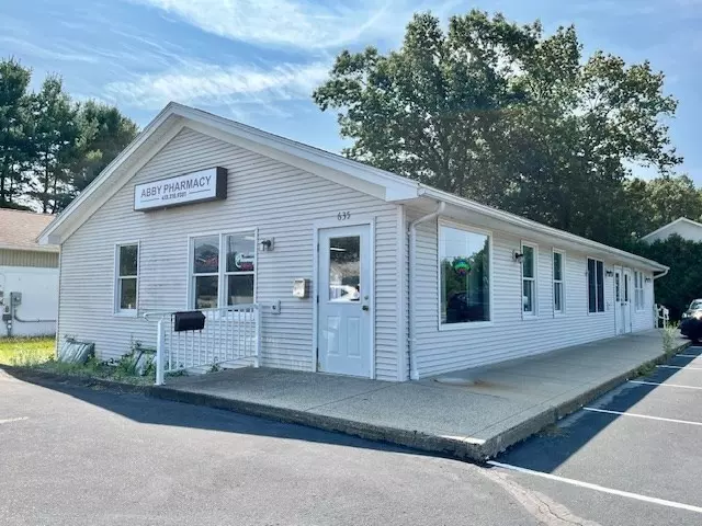 635 Prospect St, Chicopee, MA 01020