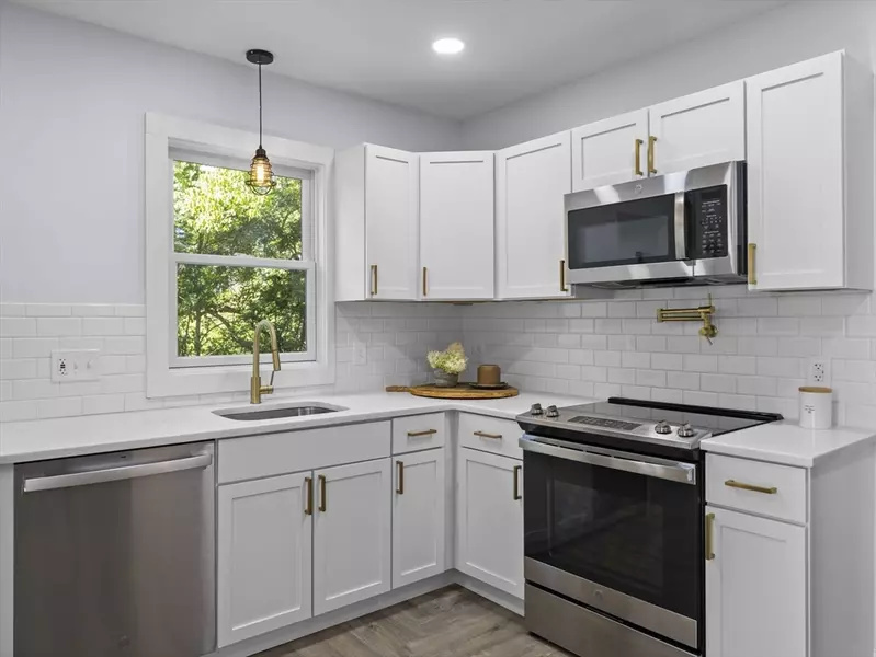 125 Phillips Brooks, North Andover, MA 01845