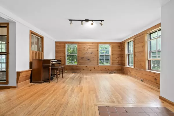 Ipswich, MA 01938,177 Topsfield Rd