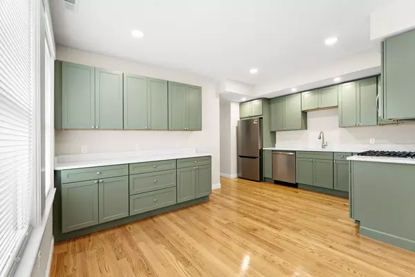 Medford, MA 02155,42 Almont St #2L