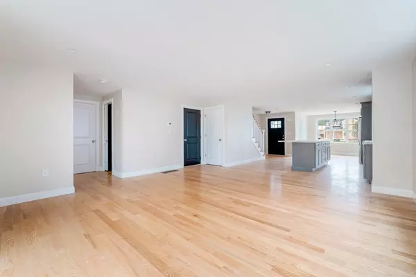 Rockland, MA 02370,18 Pat Rose Way