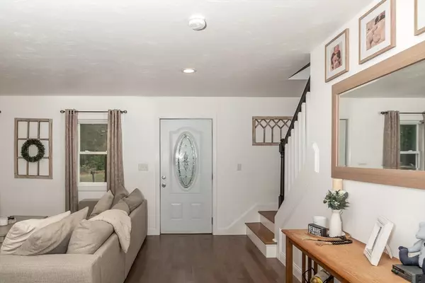 Carver, MA 02330,27 Doreen Way