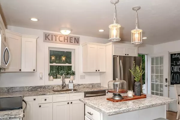 Carver, MA 02330,27 Doreen Way