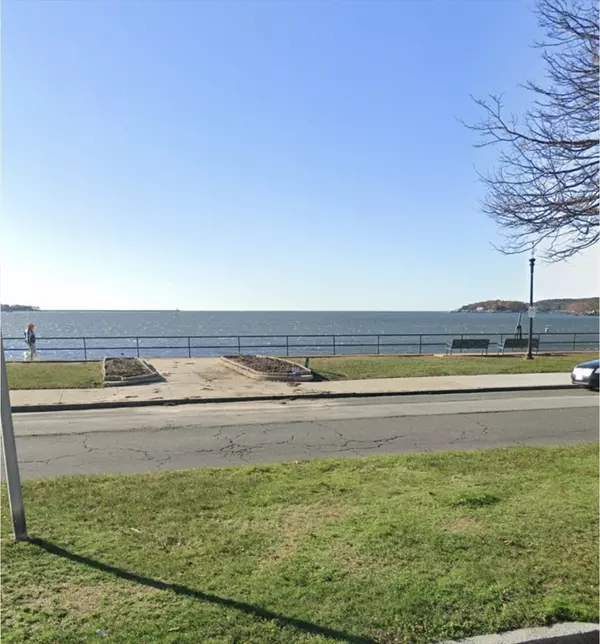 Gloucester, MA 01930,41 Western Ave #2
