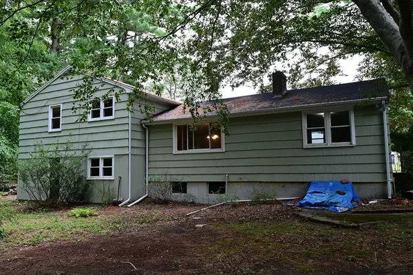 Hanson, MA 02341,438 Maquan