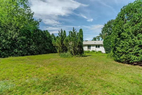 Chicopee, MA 01013,19 Dale Ct