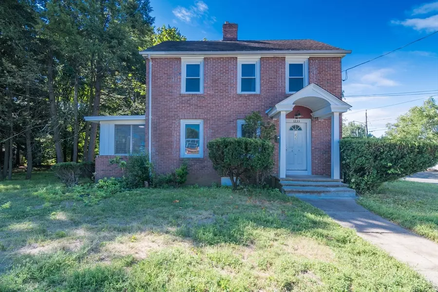 1235 Bay St, Springfield, MA 01109