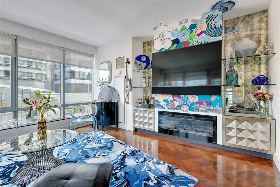 1 Avery St #10D, Boston, MA 02111