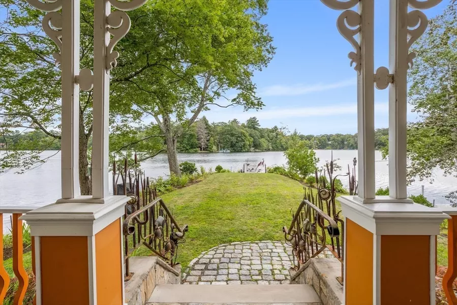 96 Lake Shore Dr, Wayland, MA 01778