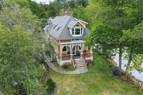Wayland, MA 01778,96 Lake Shore Dr