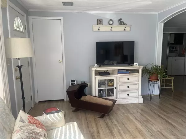 Carver, MA 02330,22-5 South Meadow Village