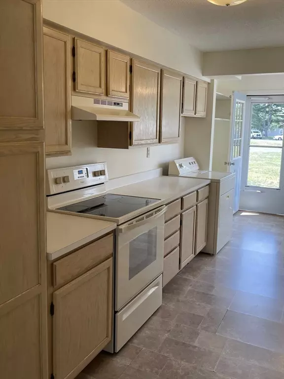 Chicopee, MA 01022,49 Mitchell #Q15