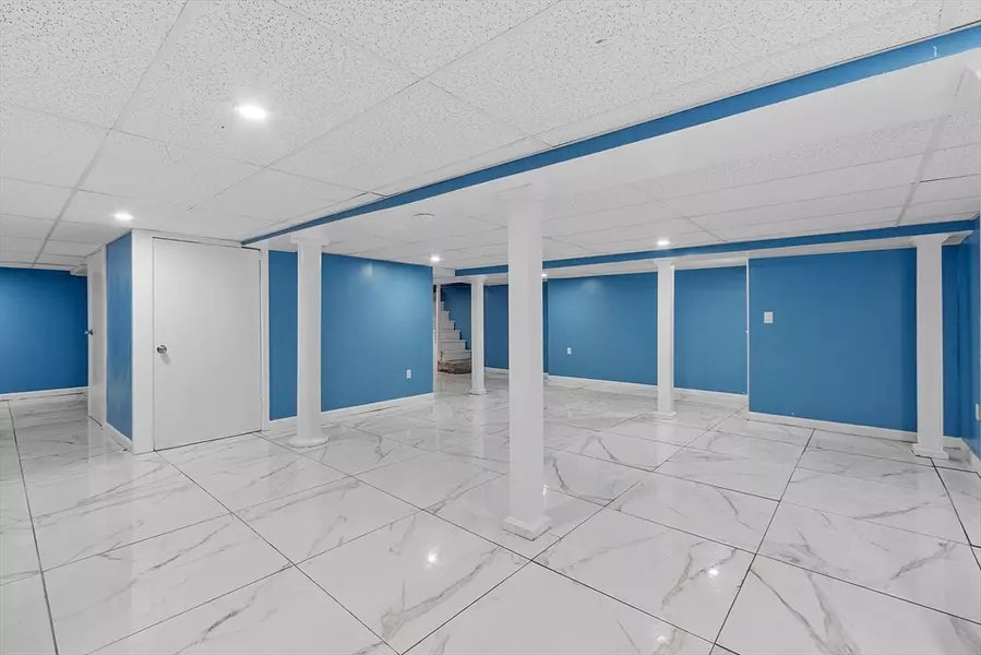 127-129 Lowell St, Methuen, MA 01844