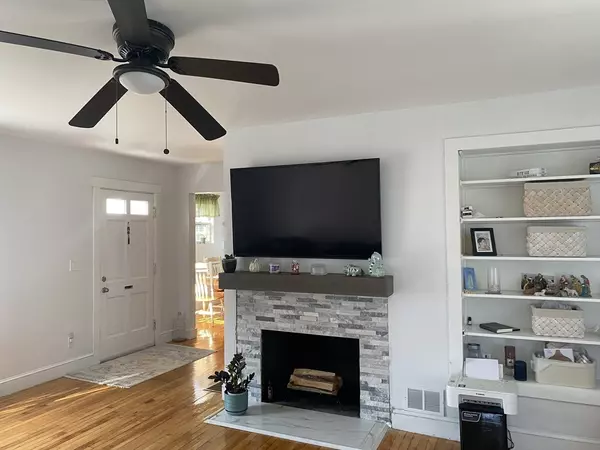 Haverhill, MA 01832,90 Lowell Ave