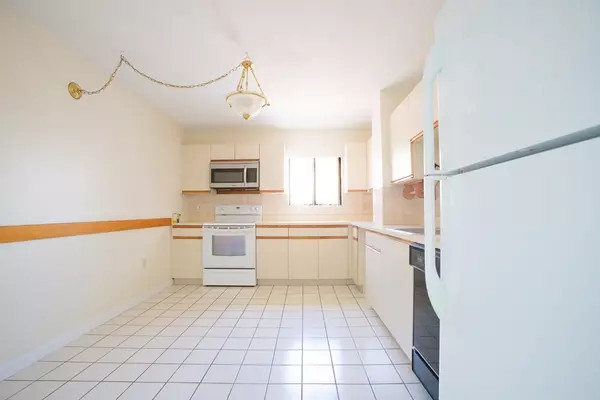 Lynn, MA 01904,200 Locust St #608