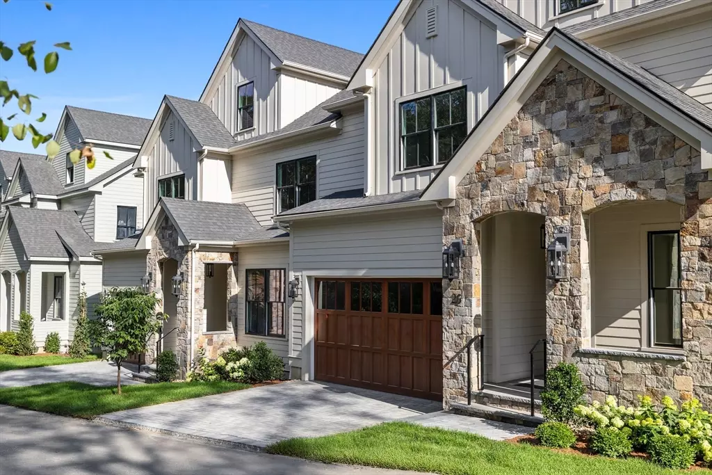 Lexington, MA 02421,26 Common Court #26